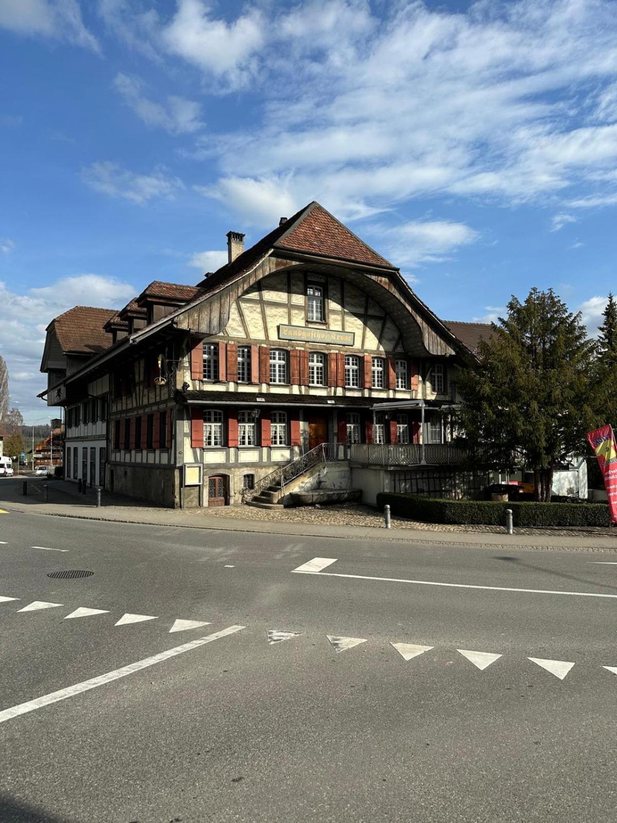 Hotel Krone Uetendorf Extérieur photo